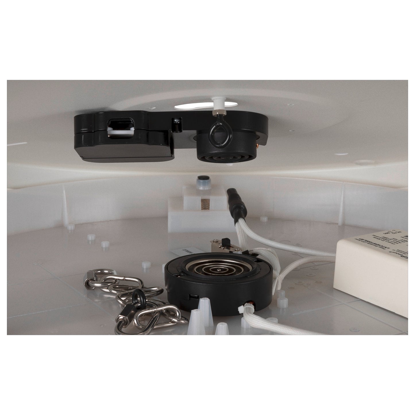 MEDO® PRO 90, Deckenaufbauleuchte, rund, 3000/4000 K, 74 W, Phasenabschnitt, 80°, UGR <19, weiß